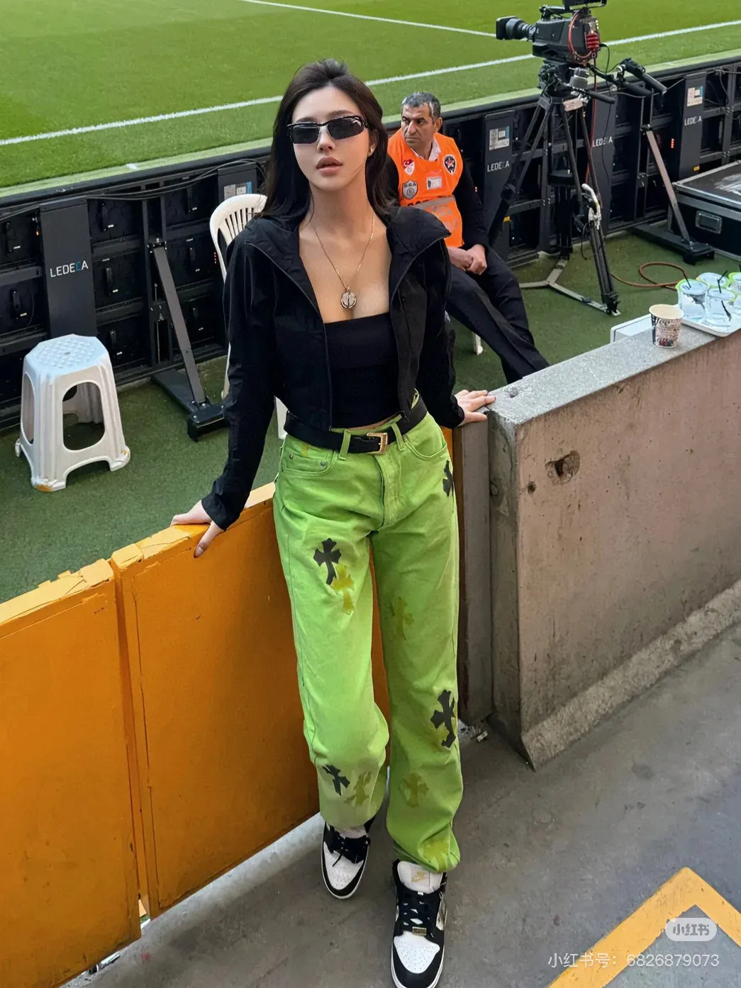 P270 💰 (Top version) Chrome hearts CH green cow king Yang Mi same style sex recods limited green cow jeans Really restores the ultimate texture of Vintage Special Italian cowhide printing and cutting Customized sheepskin three-layer thick line leather The whole body is spliced in heavy water washing process Craftsmen hand-splash ink You can see the details Three-dimensional cutting version Loose and comfortable, not picky about the figure Look taller and thinner Large factory Seiko Original factory quality control Same style for men and women. Can be matched with couples. Versatile recommendation. Must-have jeans for all seasons. Color: green Size: 28-30-32-34 (corresponds to S-M-L-XL)